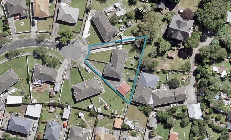 2/12 Hodgins Grove, Naenae, Lower Hutt - Carousel 1