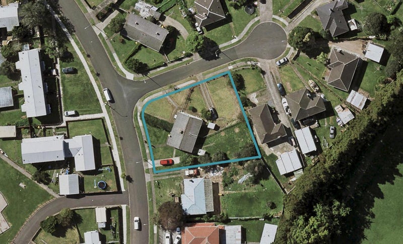 8 Vickerman Street, Otara, Auckland - Carousel 1