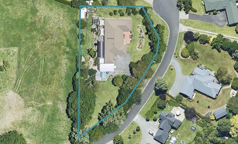 15 Brianell Valley Road, Pyes Pa, Tauranga - Carousel 1