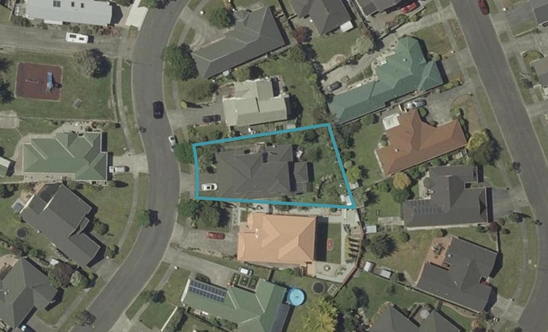 19 Royal Oak Drive, Kelvin Grove, Palmerston North - Carousel 1