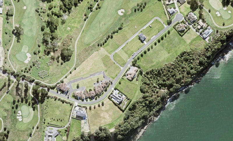 303 Pinecrest Drive, Gulf Harbour, Whangaparāoa - Carousel 1