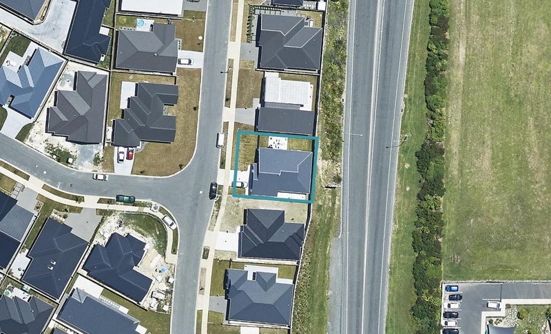 37 Awataha Crescent, Pyes Pa, Tauranga - Carousel 1