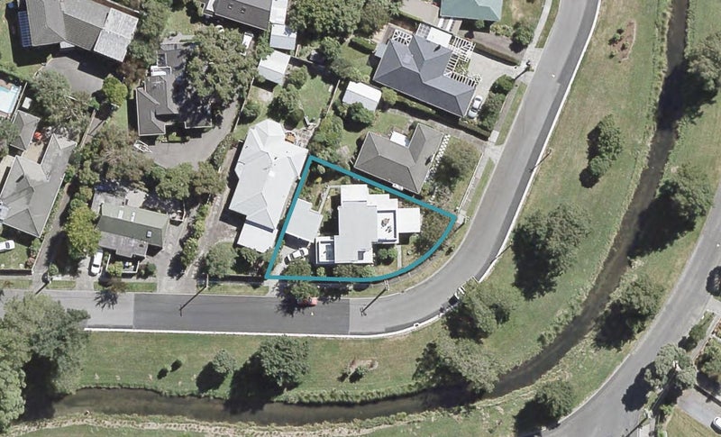 163A Riverside Drive Central, Waiwhetu, Lower Hutt - Carousel 1