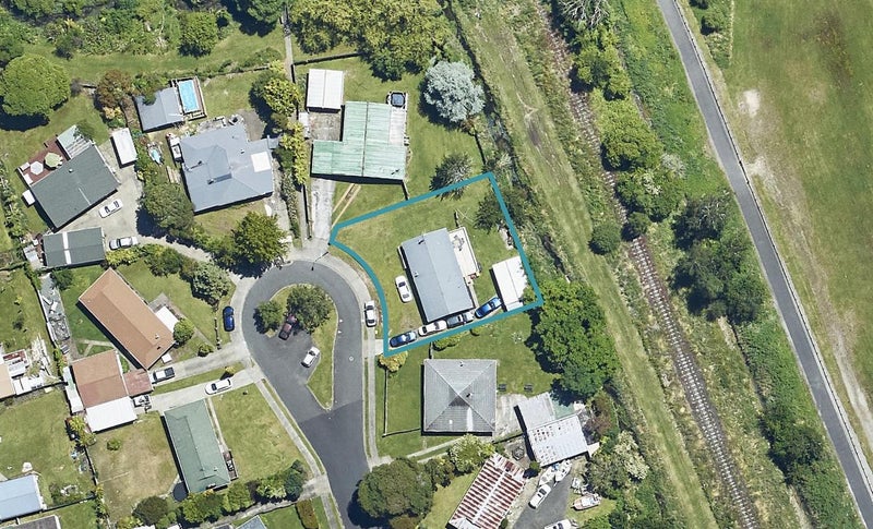 11 Luke Place, Fairy Springs, Rotorua - Carousel 1