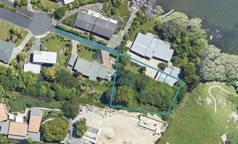 2 Manahi Avenue, Kawaha Point, Rotorua - Carousel 1