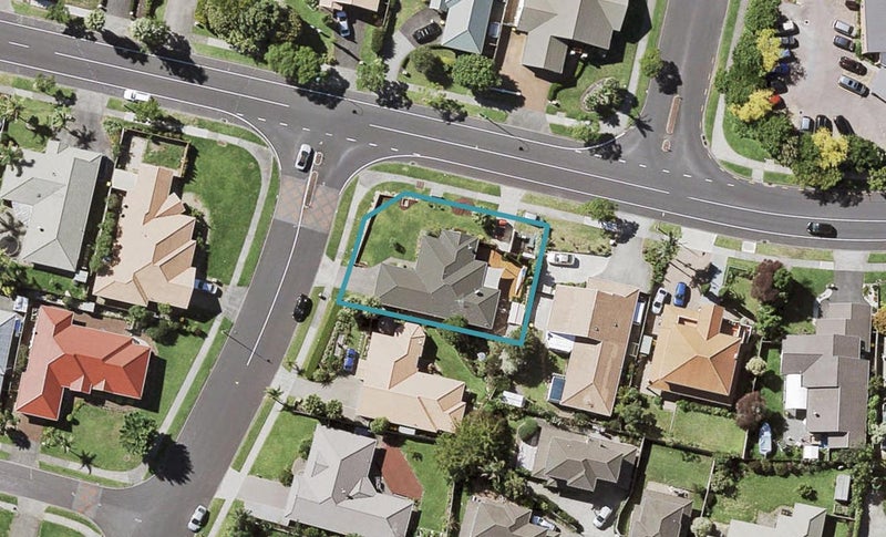 2 Faldo Drive, Golflands, Auckland - Carousel 1