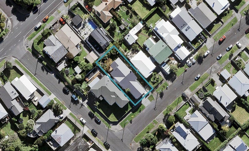 25 Oban Road, Westmere, Auckland - Carousel 1