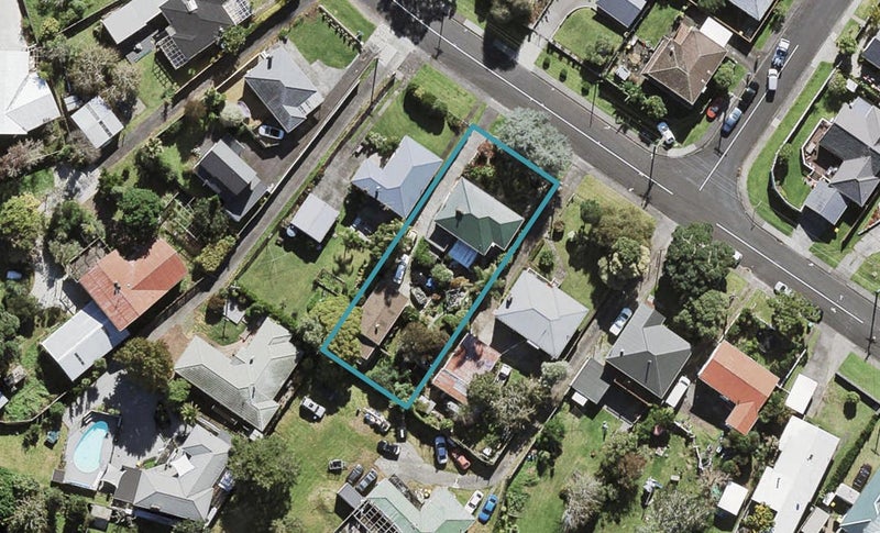 18 Abbotleigh Avenue, Te Atatu Peninsula, Auckland - Carousel 1