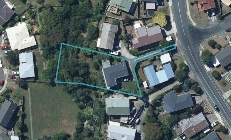 8 Tweed Road, Papakowhai, Porirua - Carousel 1