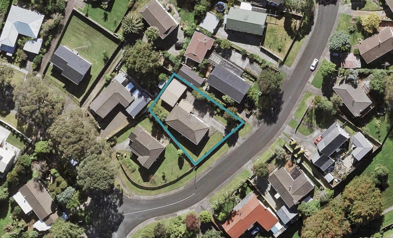 4 Peterhouse Place, West Harbour, Auckland - Carousel 1