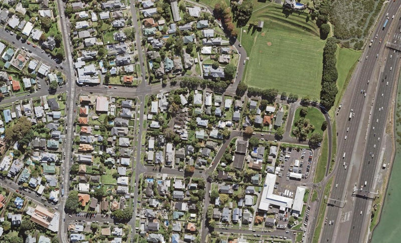 36 Alfred Street, Northcote Point, Auckland - Carousel 1