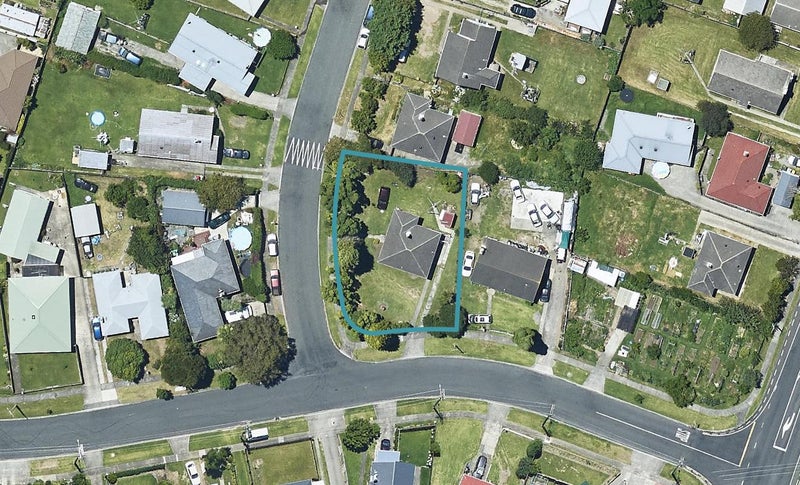 81 Henderson Crescent, Parkvale, Tauranga - Carousel 1