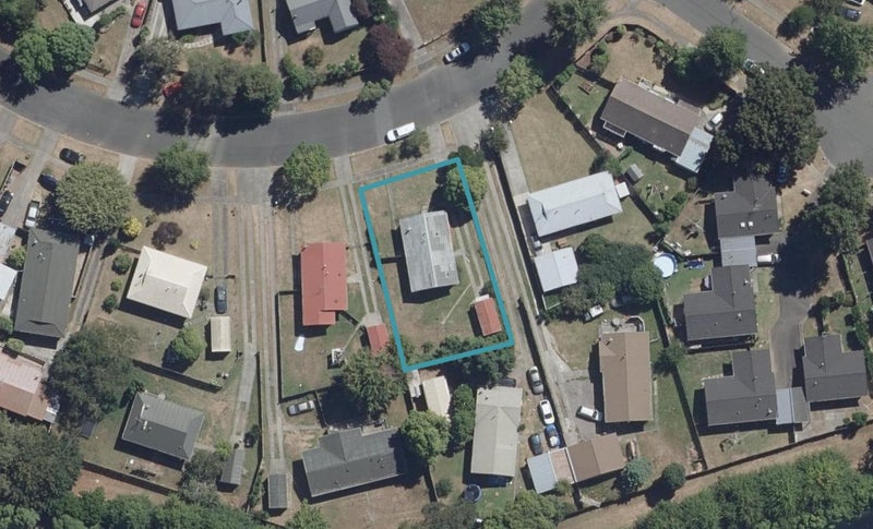 45 Oakfield Crescent, Pukete, Hamilton - Carousel 1