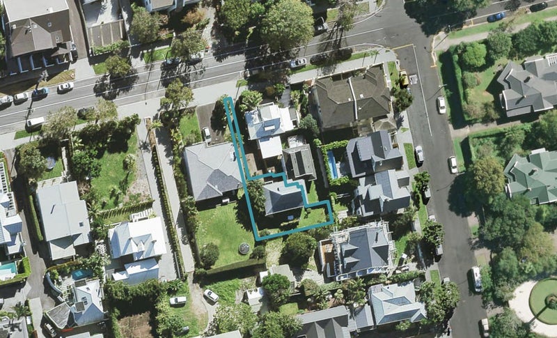 3/58 Sarsfield Street, Herne Bay, Auckland - Carousel 1