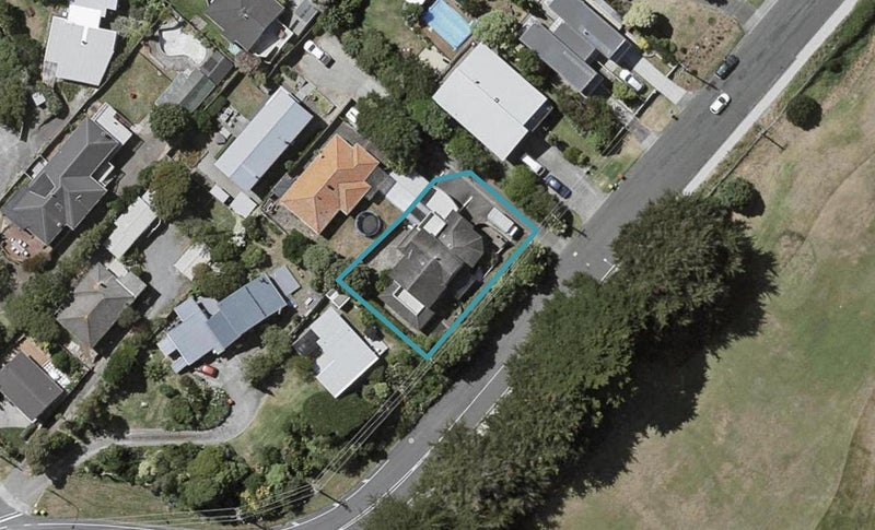 77 Golf Road, Paraparaumu Beach, Paraparaumu - Carousel 1