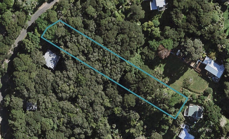 24 Beresford Avenue, Surfdale, Waiheke Island - Carousel 1