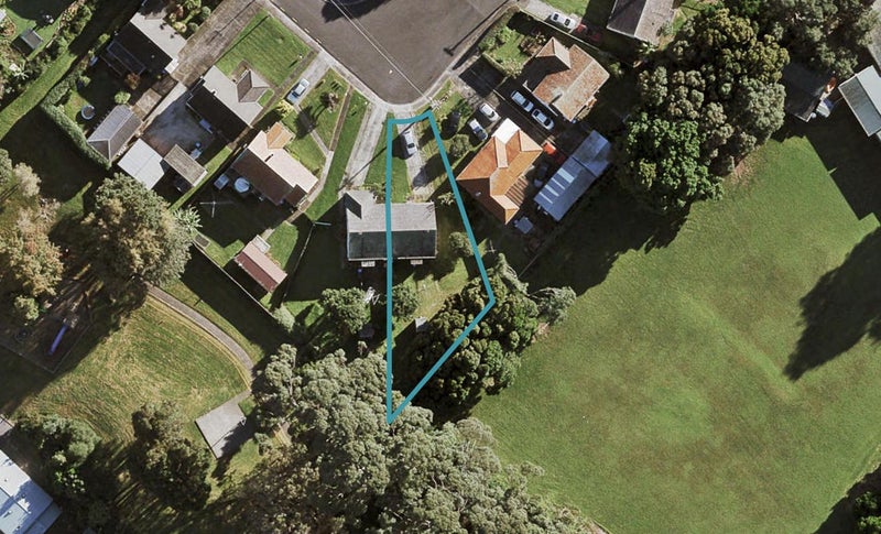 15 Dunkirk Terrace, Mount Albert, Auckland - Carousel 1