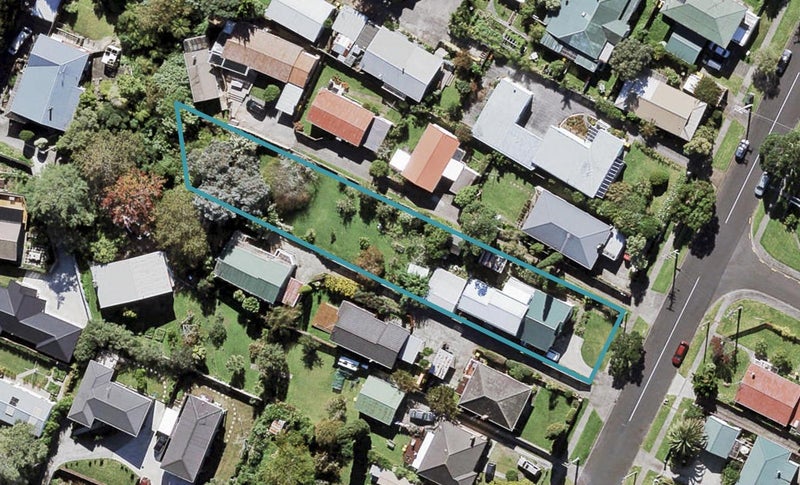16 Queen Mary Avenue, New Lynn, Auckland - Carousel 1