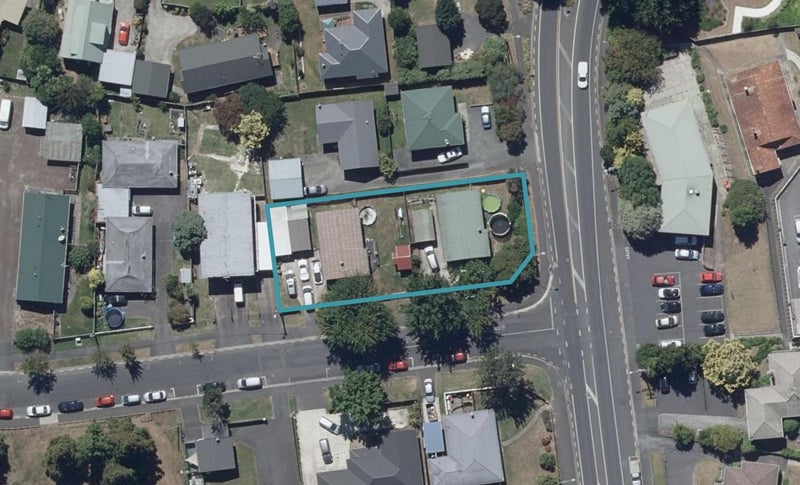 2 Sandleigh Road, Hamilton Lake, Hamilton - Carousel 1