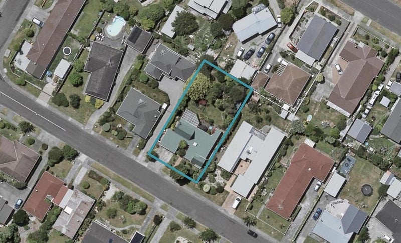 27 Belvedere Avenue, Waikanae, Waikanae - Carousel 1
