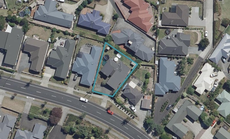 74 Brymer Road, Grandview Heights, Hamilton - Carousel 1