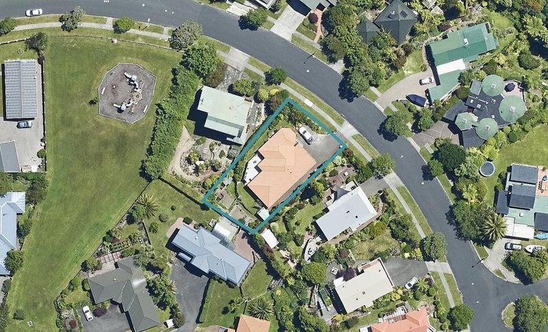 18 Aquarius Drive, Kawaha Point, Rotorua - Carousel 1
