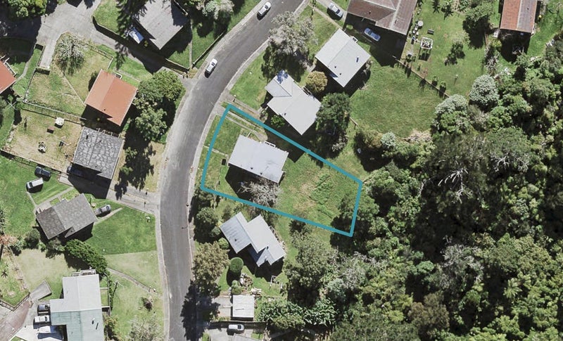 21 Lysander Crescent, Beach Haven, Auckland - Carousel 1