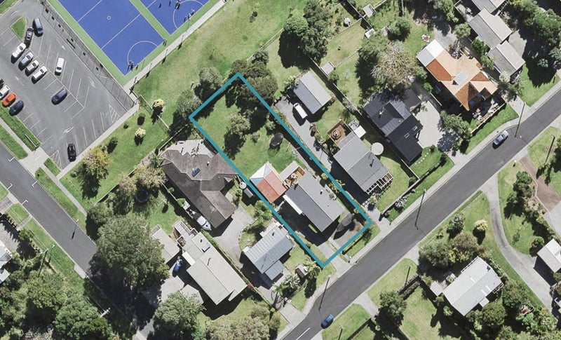 13 Outlook Road, Greenhithe, Auckland - Carousel 1