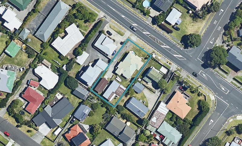 22 Maranui Street, Mount Maunganui, Mount Maunganui - Carousel 1