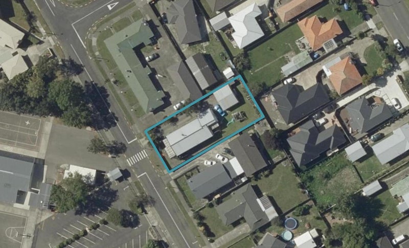 54 Somerset Crescent, Highbury, Palmerston North - Carousel 1