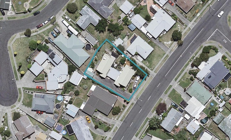 2/16 York Avenue, Tamatea, Napier - Carousel 1