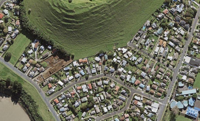 24 Kapuka Road, Mangere Bridge, Auckland - Carousel 1