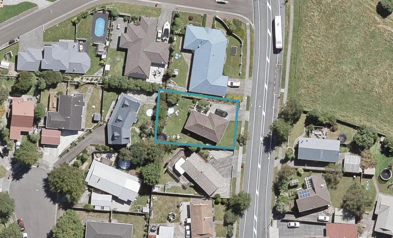 110 Gemstone Drive, Birchville, Upper Hutt - Carousel 1