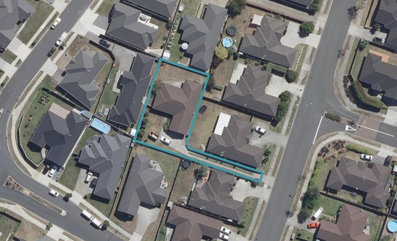 101 Barrington Drive, Huntington, Hamilton - Carousel 1