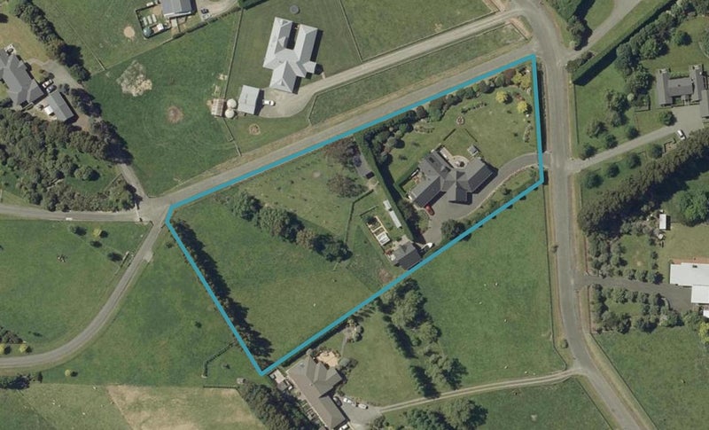 27 Oram Drive, Turitea, Palmerston North - Carousel 1
