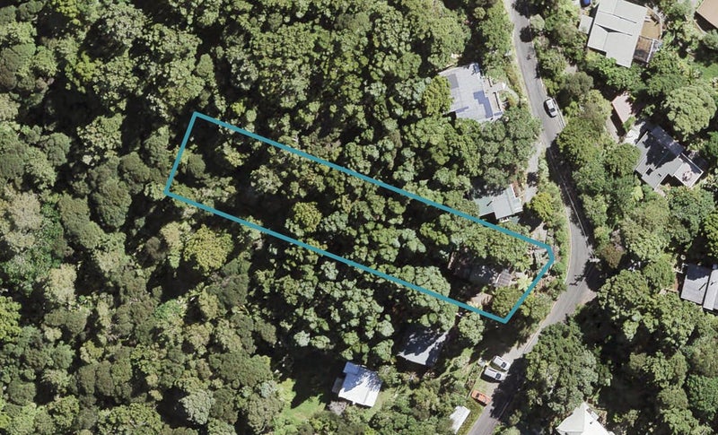 39 Kauri Point Road, Laingholm, Auckland - Carousel 1