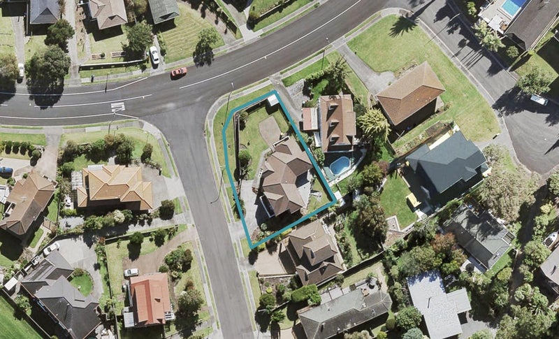 2 Sylvania Crescent, Lynfield, Auckland - Carousel 1