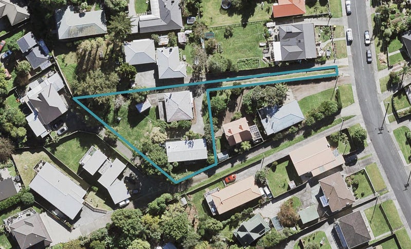2/25 Kia Ora Road, Beach Haven, Auckland - Carousel 1