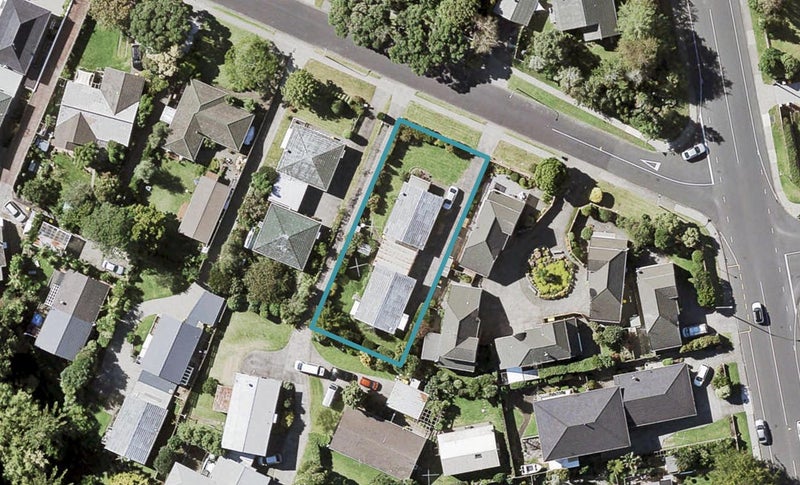 2/4 Abercrombie Street, Howick, Auckland - Carousel 1