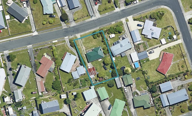 6 Fenruss Street, Fairy Springs, Rotorua - Carousel 1