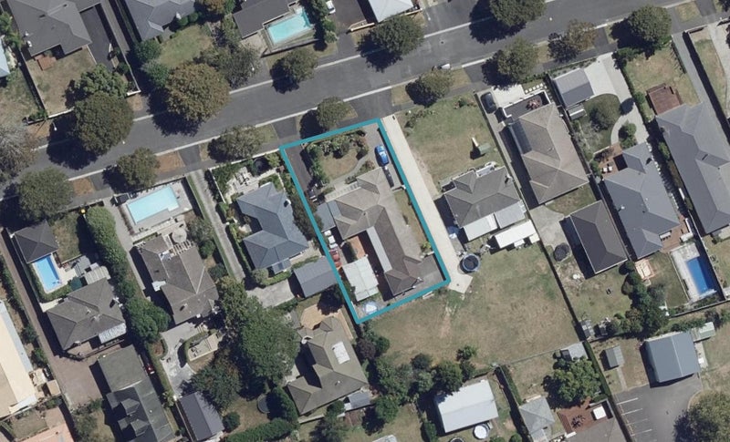 16 Strowan Avenue, Fairfield, Hamilton - Carousel 1