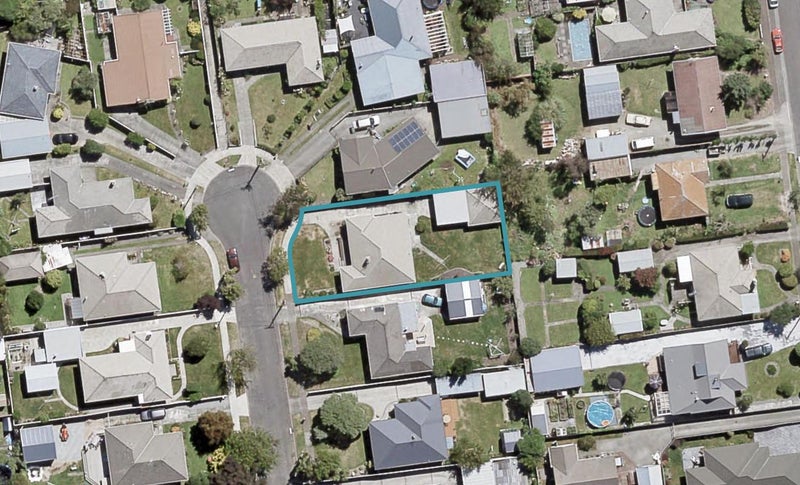 14 Craig Grove, Elderslea, Upper Hutt - Carousel 1
