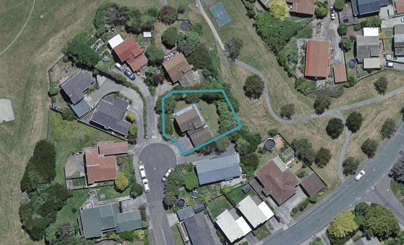 6 Atwood Grove, Churton Park, Wellington - Carousel 1