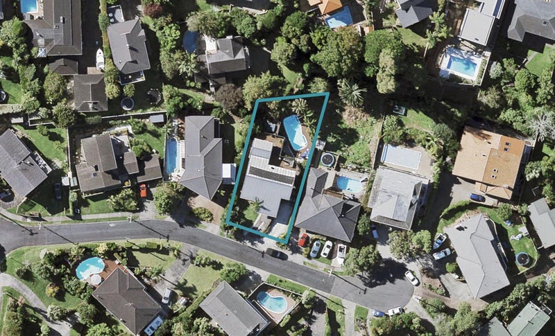 8 Gibson Place, Mellons Bay, Auckland - Carousel 1