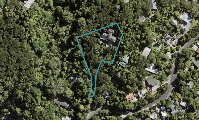24 Takahe Road, Titirangi, Auckland - Carousel 1