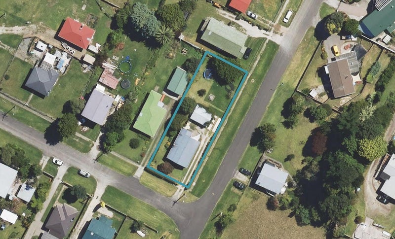 8 Baty Street, Kaiti, Gisborne - Carousel 1