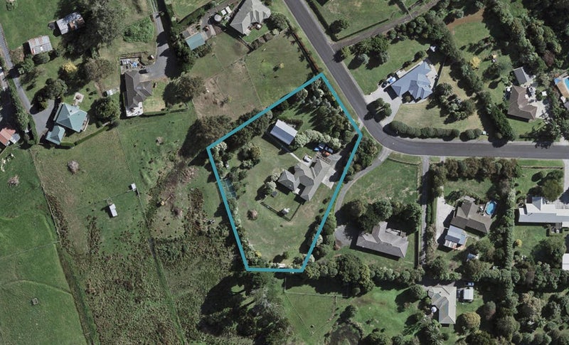 7 Awaroa Stream Drive, Waiuku, Waiuku - Carousel 1
