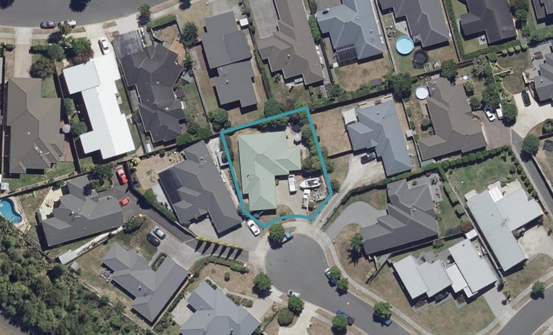 26 Milbrook Place, Chartwell, Hamilton - Carousel 1