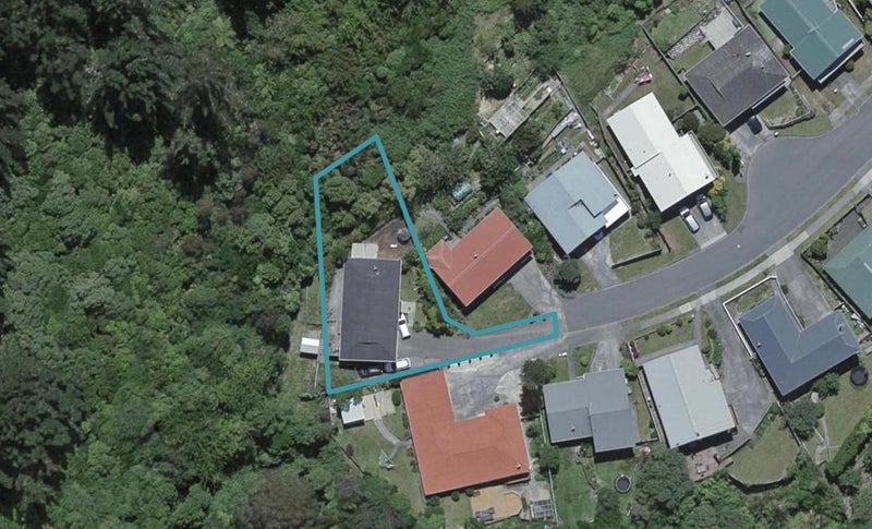 24 Katarina Grove, Tawa, Wellington - Carousel 1