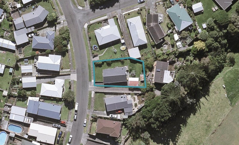 46 Rosendale Avenue, Spotswood, New Plymouth - Carousel 1